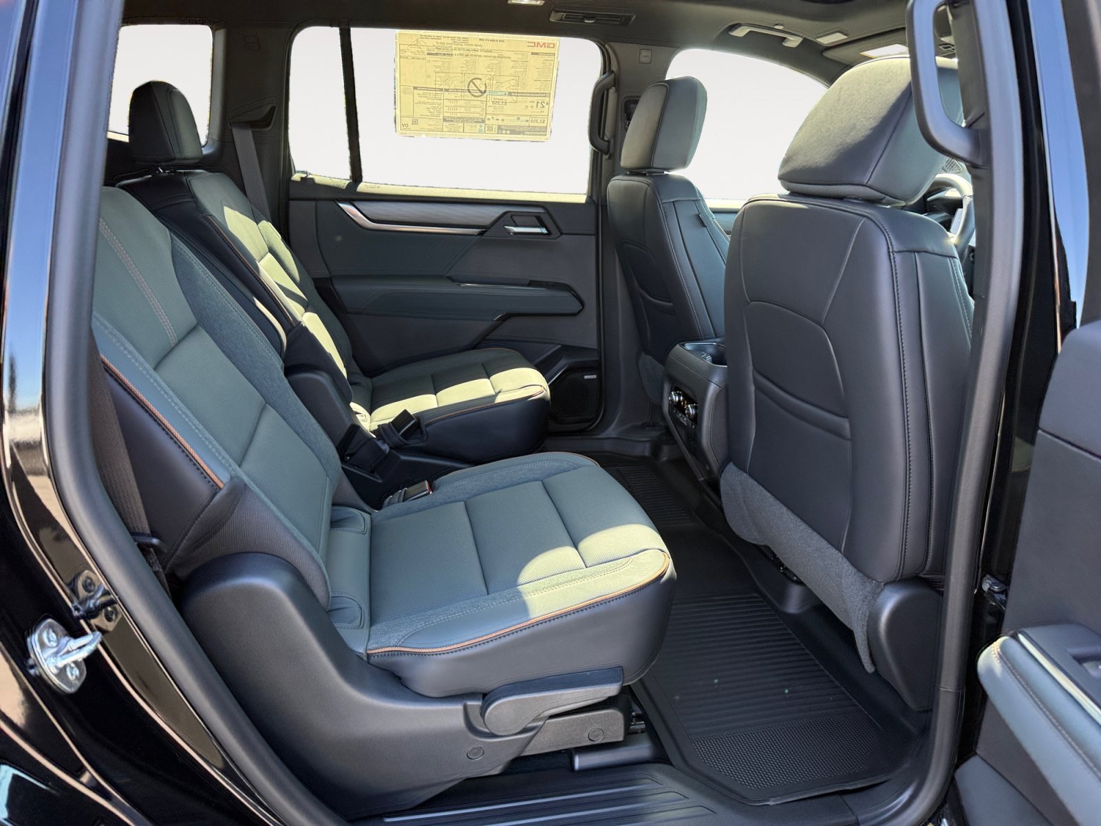 2026 GMC Acadia AT4 - Photo 18