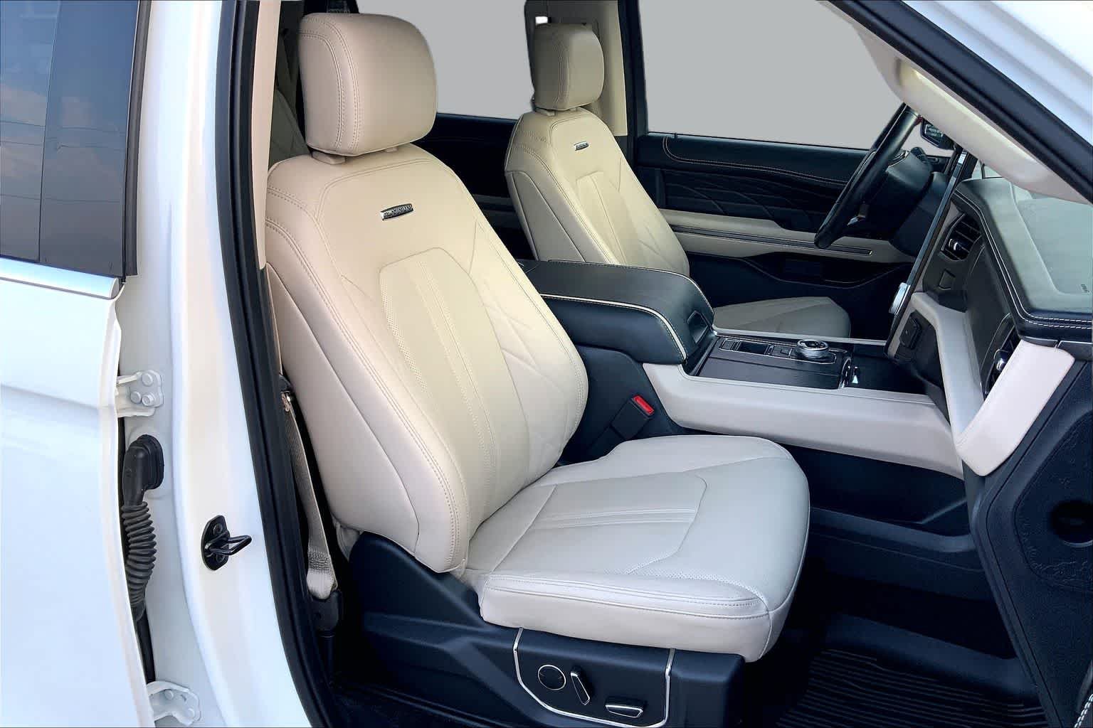 Used 2023 Star White Metallic Tri-Coat Ford Platinum image 17
