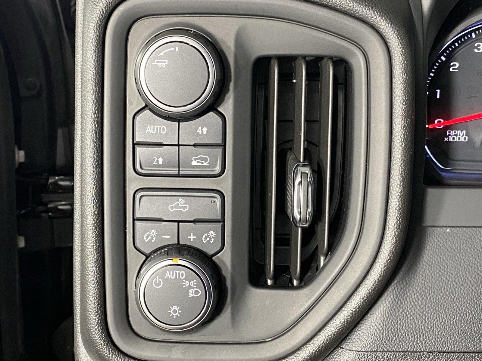 Used 2019 Black Chevrolet Custom image 15