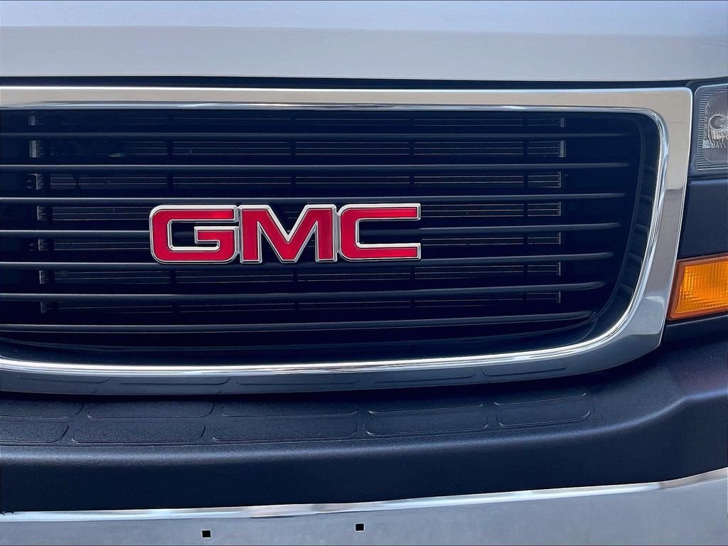 Used 2025 White GMC Work Van image 30