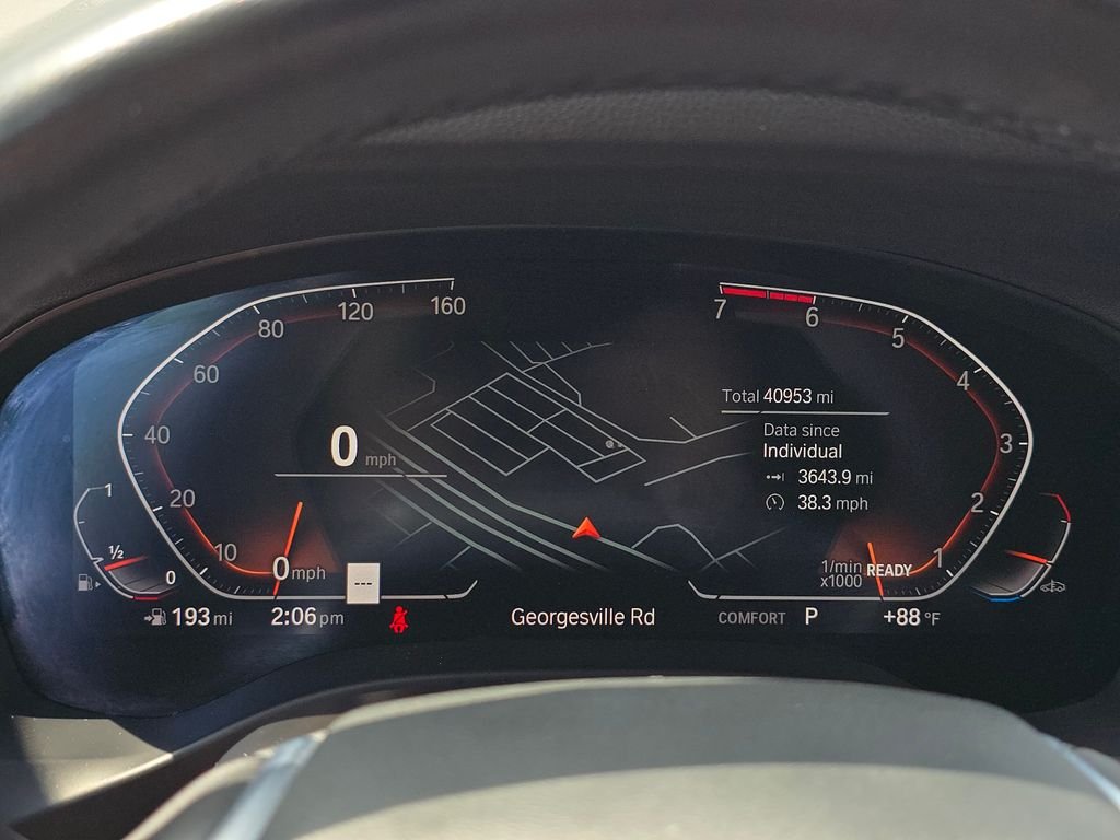 Used 2024 Gray BMW xDrive30i image 25