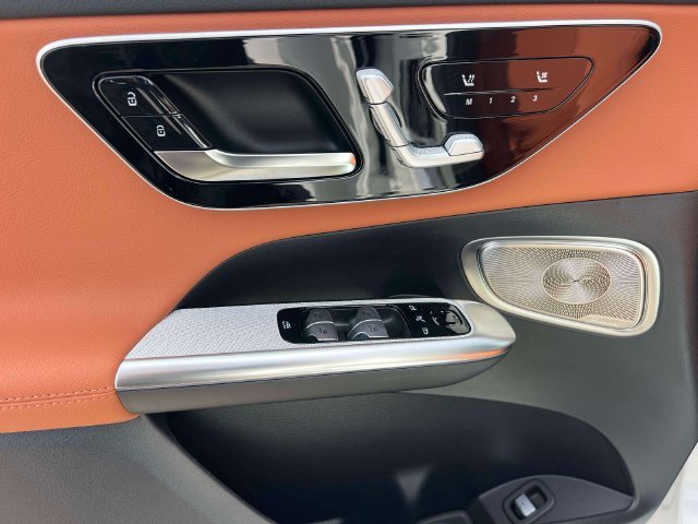 New 2027 Polar White Mercedes-Benz GLC 300 image 17