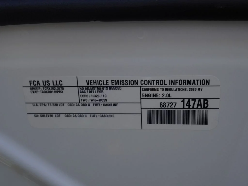 New 2026 Bright White Clear-Coat Exterior Paint Jeep Trailhawk image 32