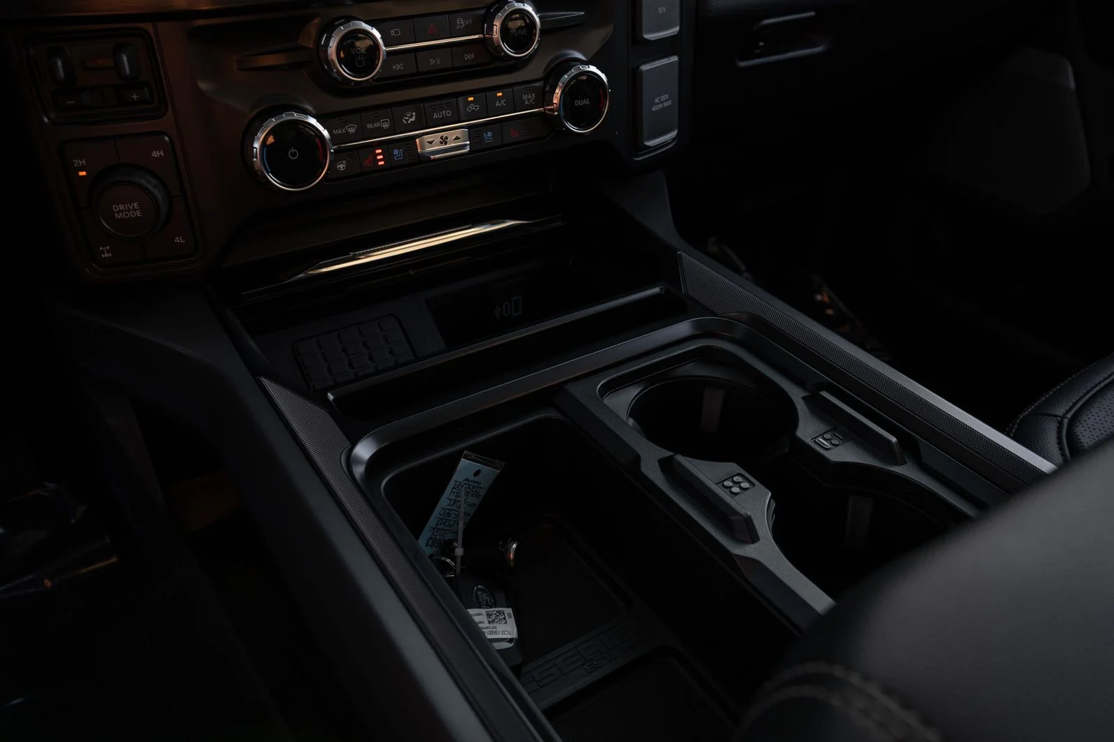 New 2026 Carbonized Gray Metallic Ford F-350® Lariat® image 47