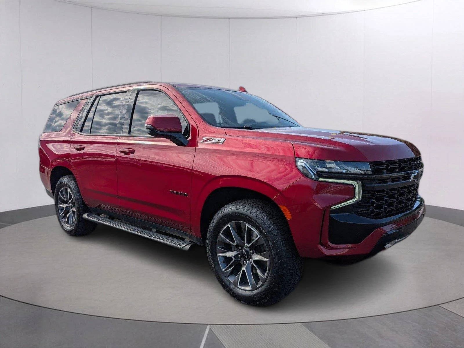 Used 2023 RADIANT RED TINTCOAT Chevrolet Z71 image 8