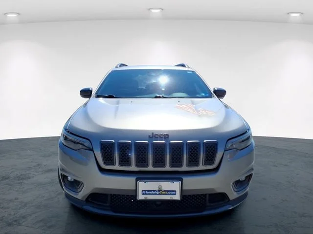 Used 2021 Beige Jeep Latitude Lux image 4