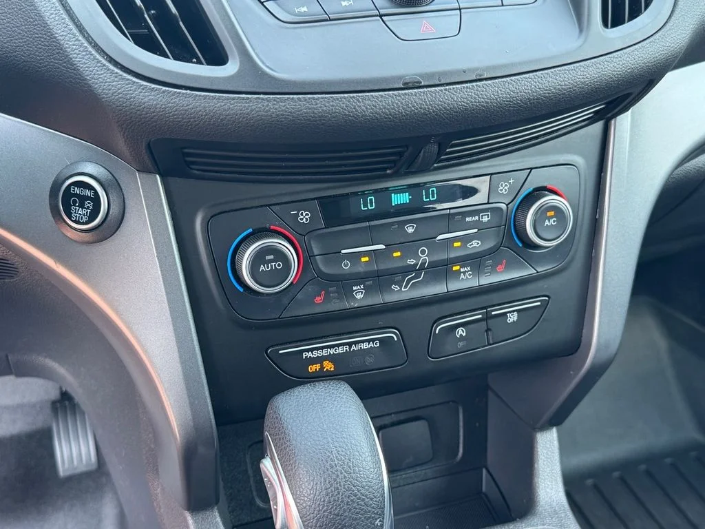 Used 2019 Red Ford SE image 23