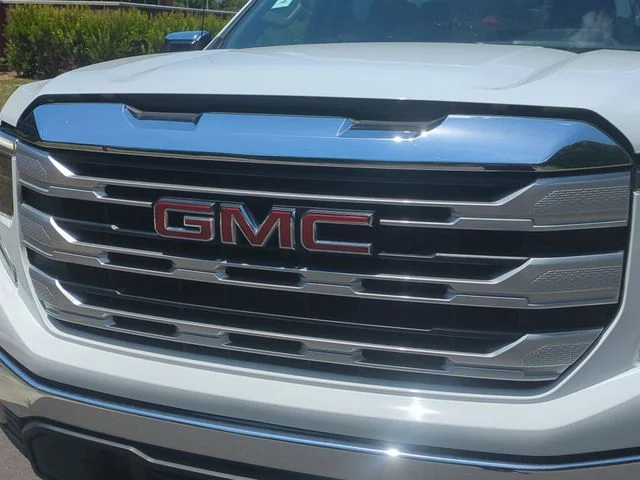 Used 2024 White GMC SLE image 24