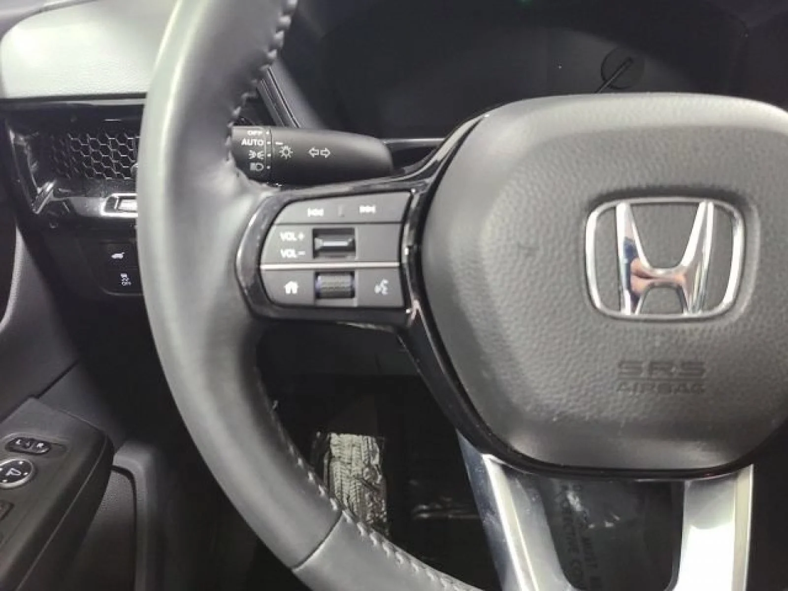 Certified Used 2024 Crystal Black Pearl Honda EX-L image 26