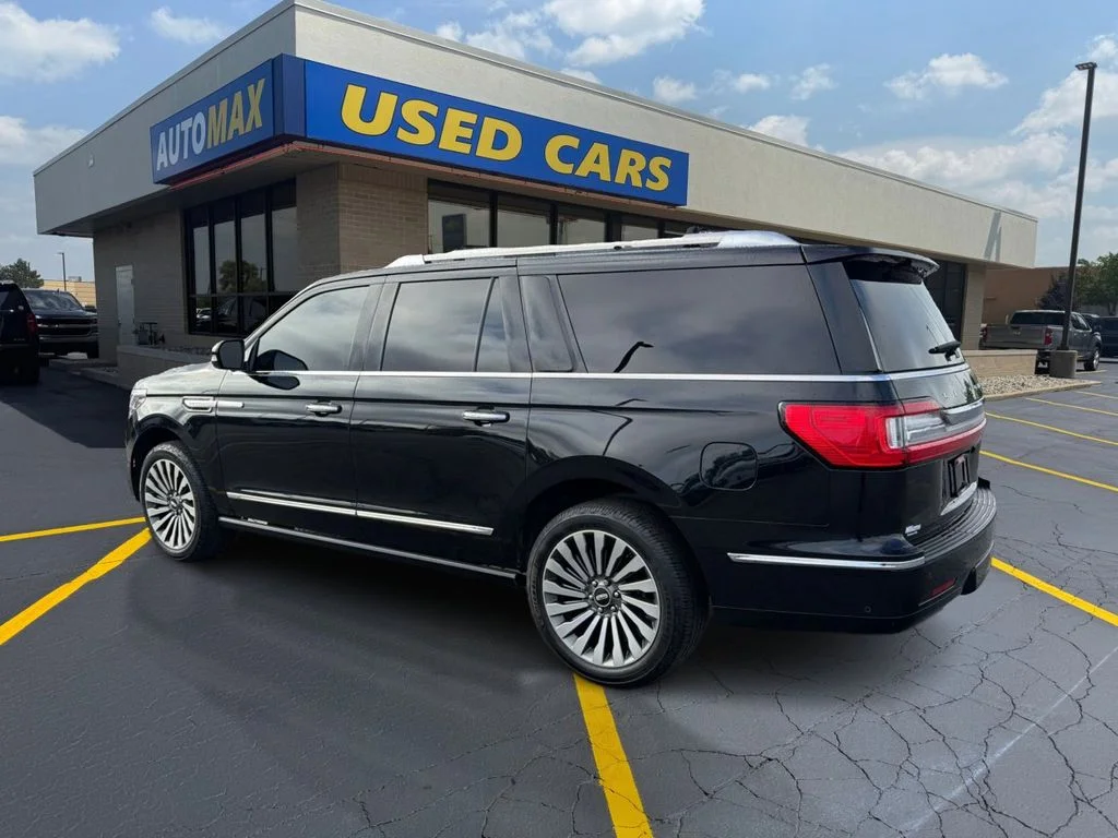 Used 2019 Black Metallic Lincoln Reserve image 7