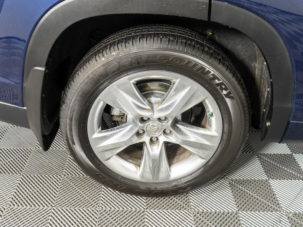 Used 2015 Blue Toyota Limited Platinum V6 image 33