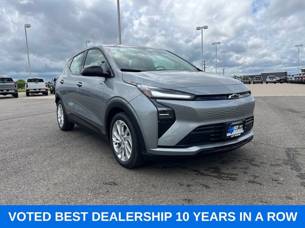 2027 Chevrolet Bolt LT - Photo 7