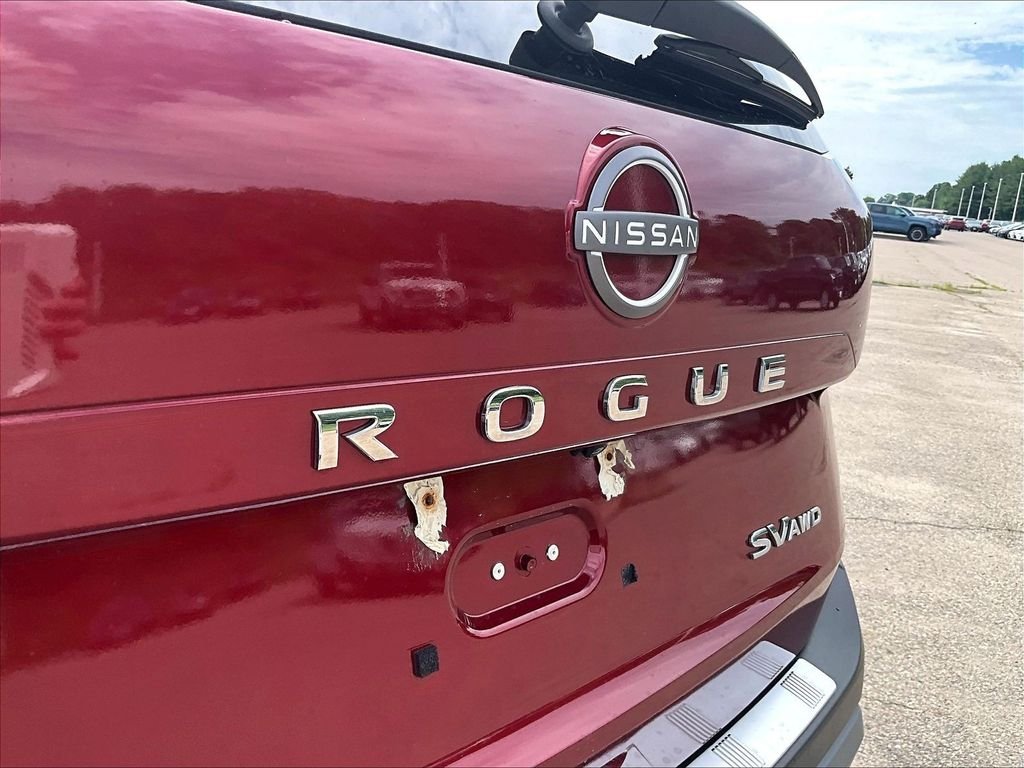 Used 2023 Red Nissan SV image 27