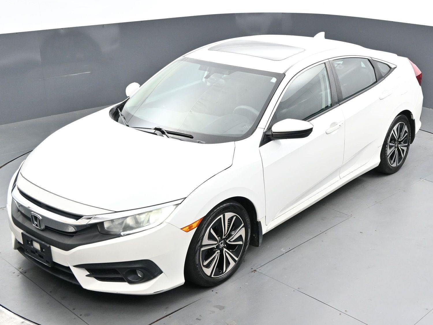 Used 2016 White Orchid Pearl Honda EX-T image 31