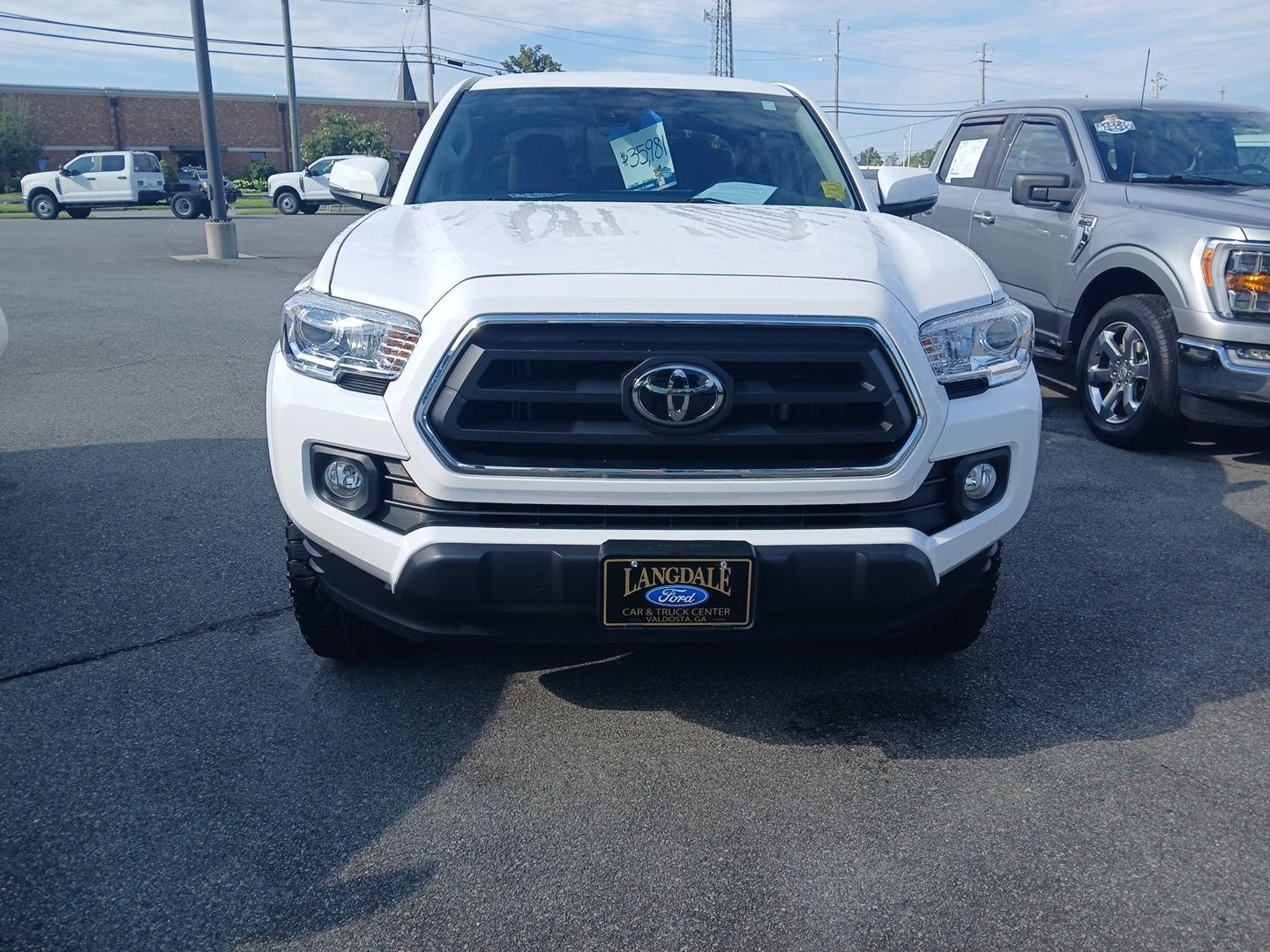 Used 2023 Ice Toyota SR5 image 2