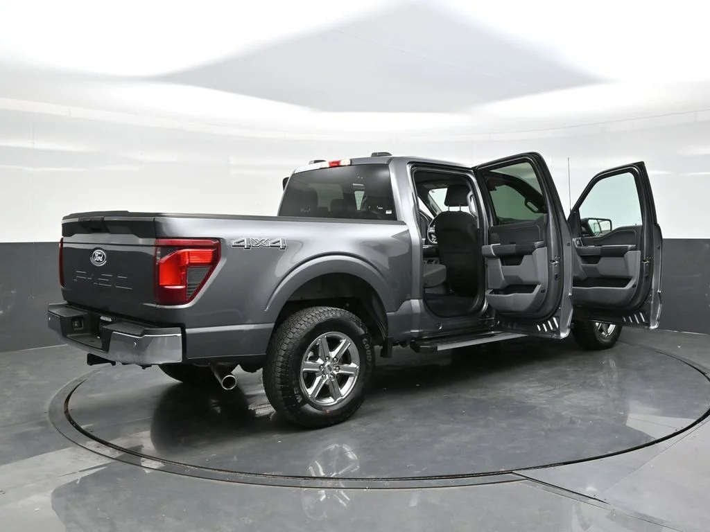 Used 2025 Gray Ford XLT image 40