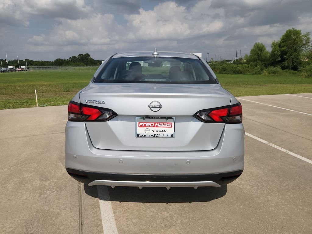 Used 2025 Silver Nissan 1.6 SV image 6