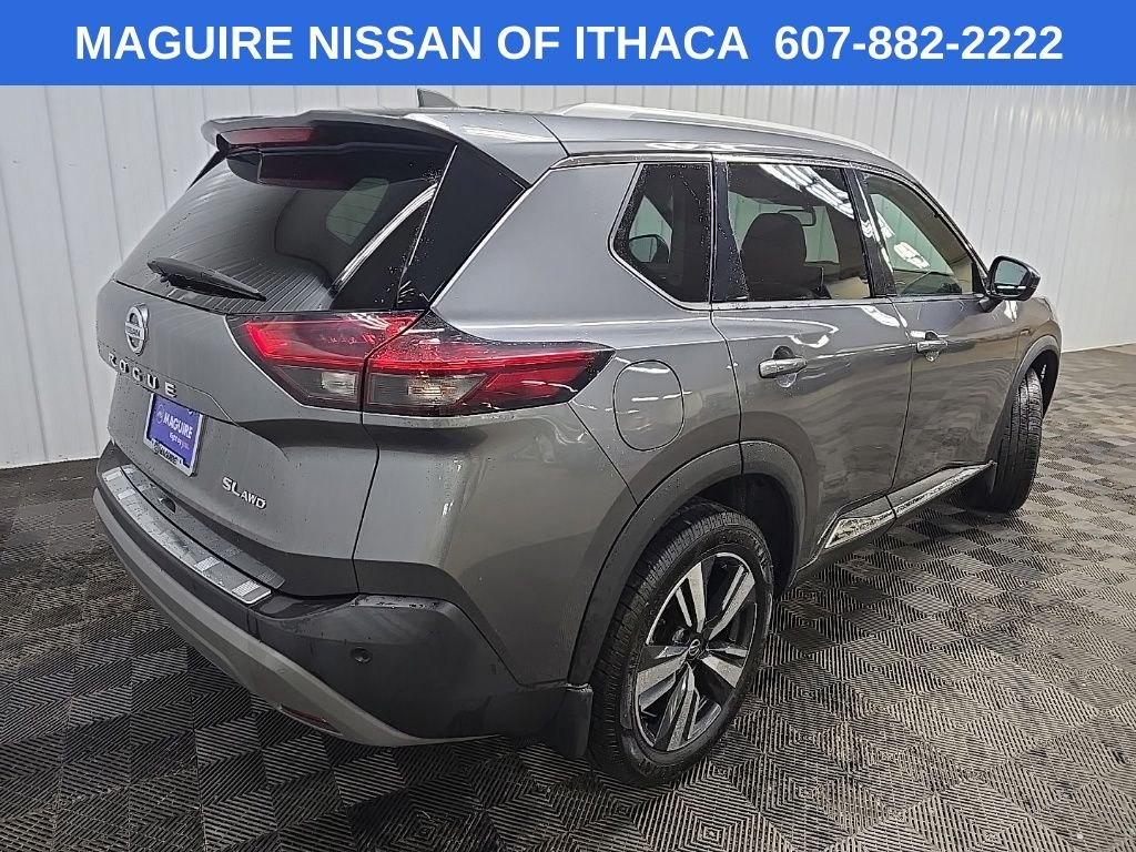 Used 2021 Gray Nissan SL image 10