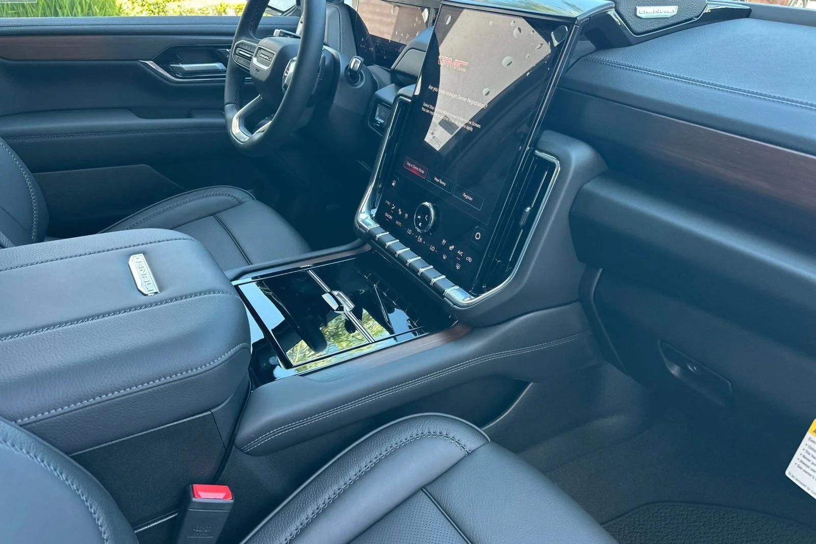 2026 GMC Yukon XL Denali - Photo 18