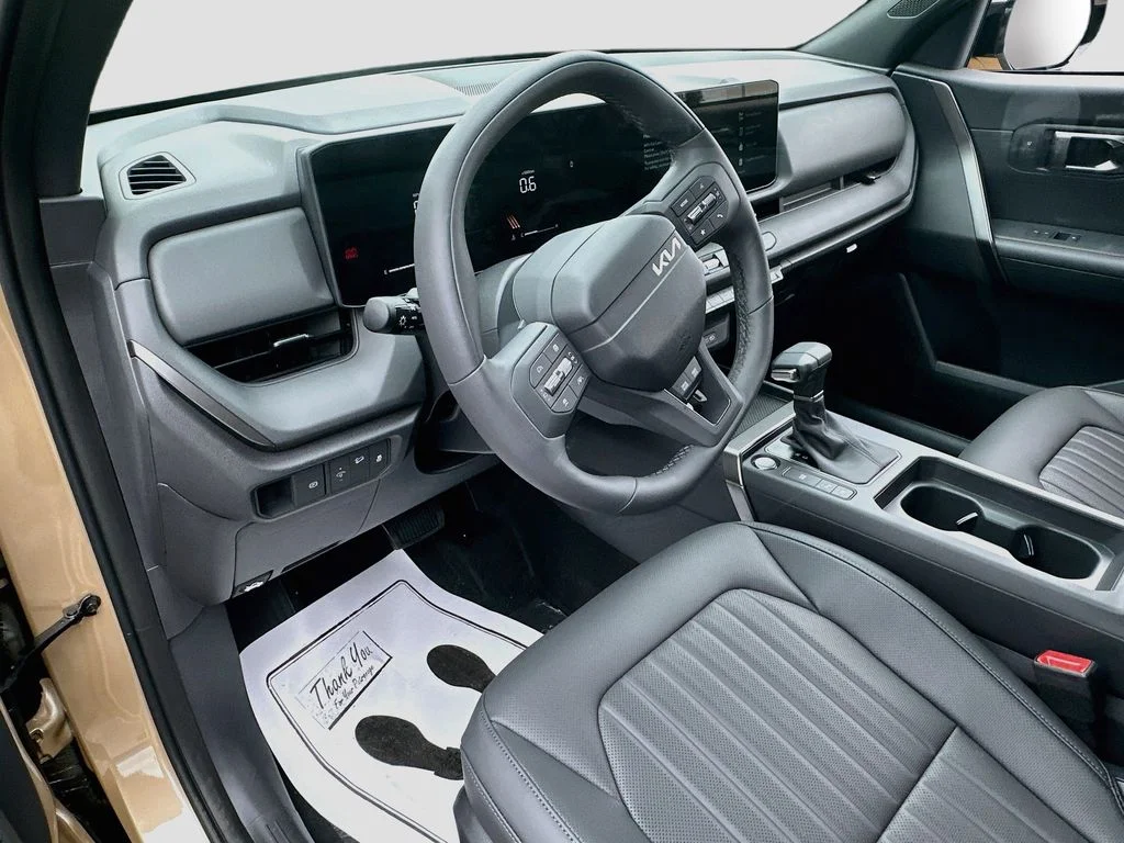 New 2027 Terrain Brown / Black Roof Kia X-Line image 9