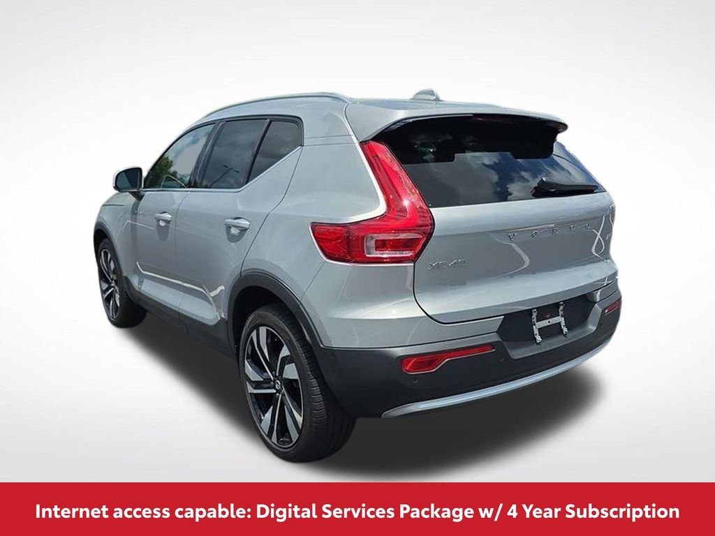 2023 Volvo XC40 Plus - Photo 9