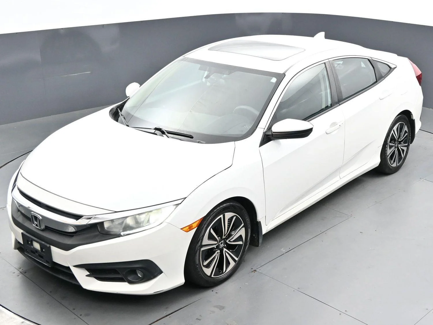 Used 2016 White Orchid Pearl Honda EX-T image 31