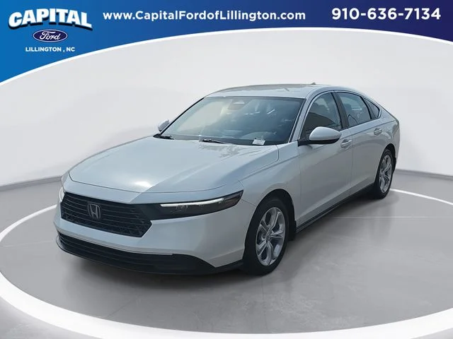 Used 2025 White Honda LX image 1