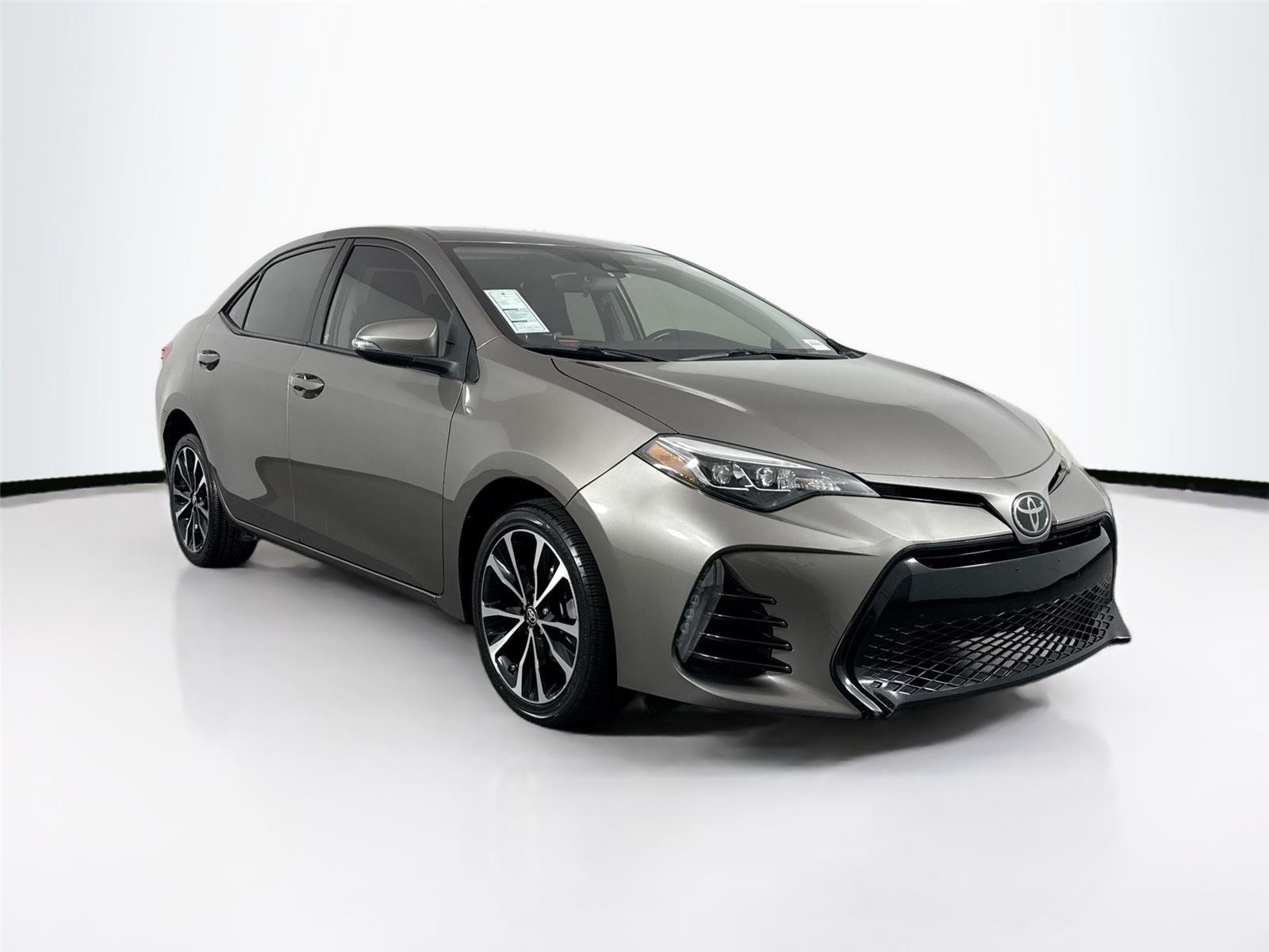 Used 2017 Falcon Gray Metallic Toyota SE image 8