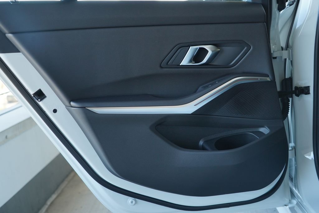 New 2026 Alpine White BMW 330i image 27