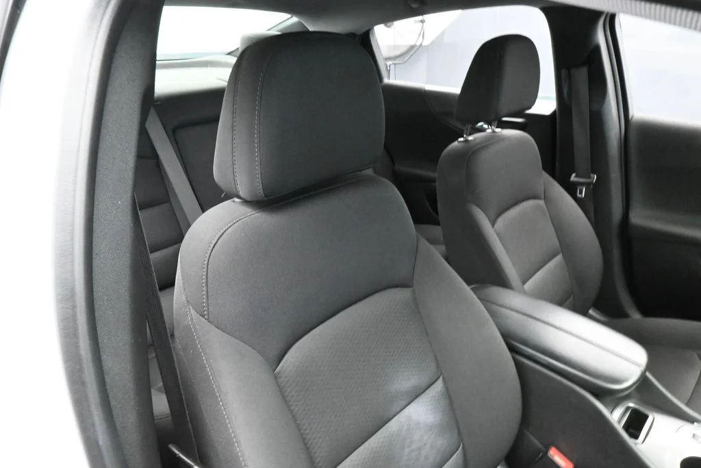 Used 2024 Summit White Chevrolet LT image 39