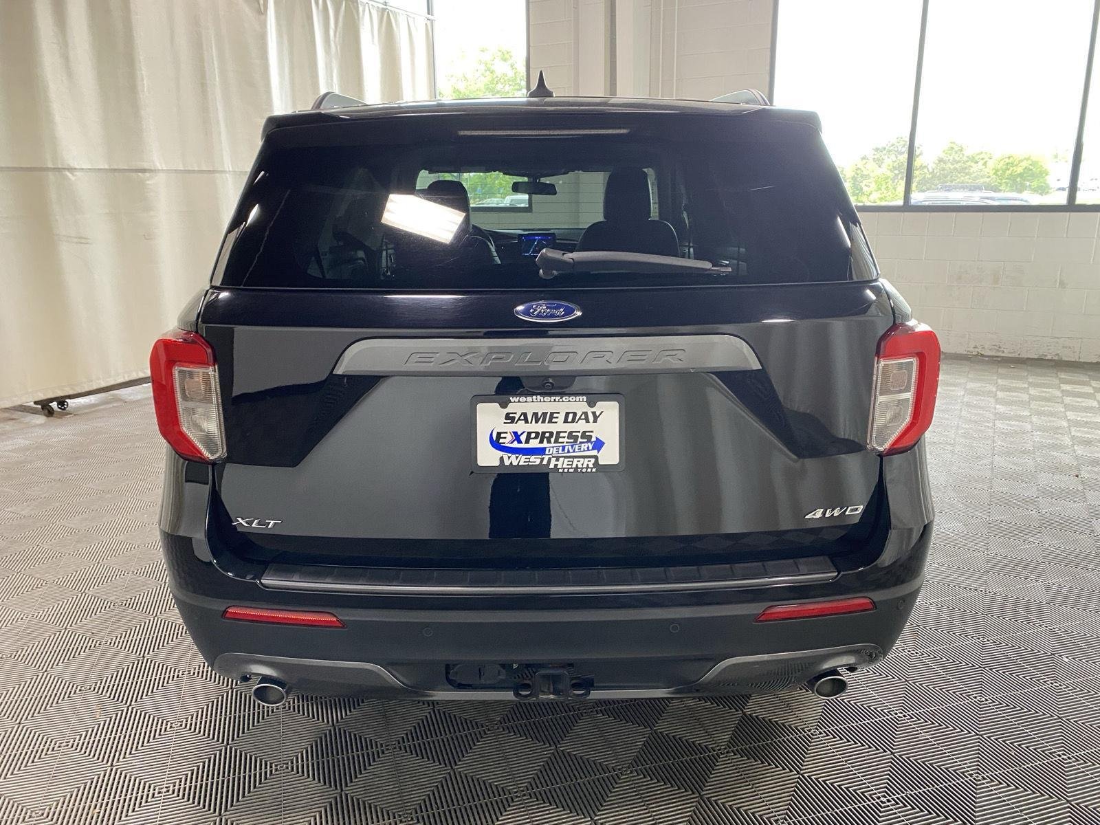 Used 2023 Black Metallic Ford XLT image 11