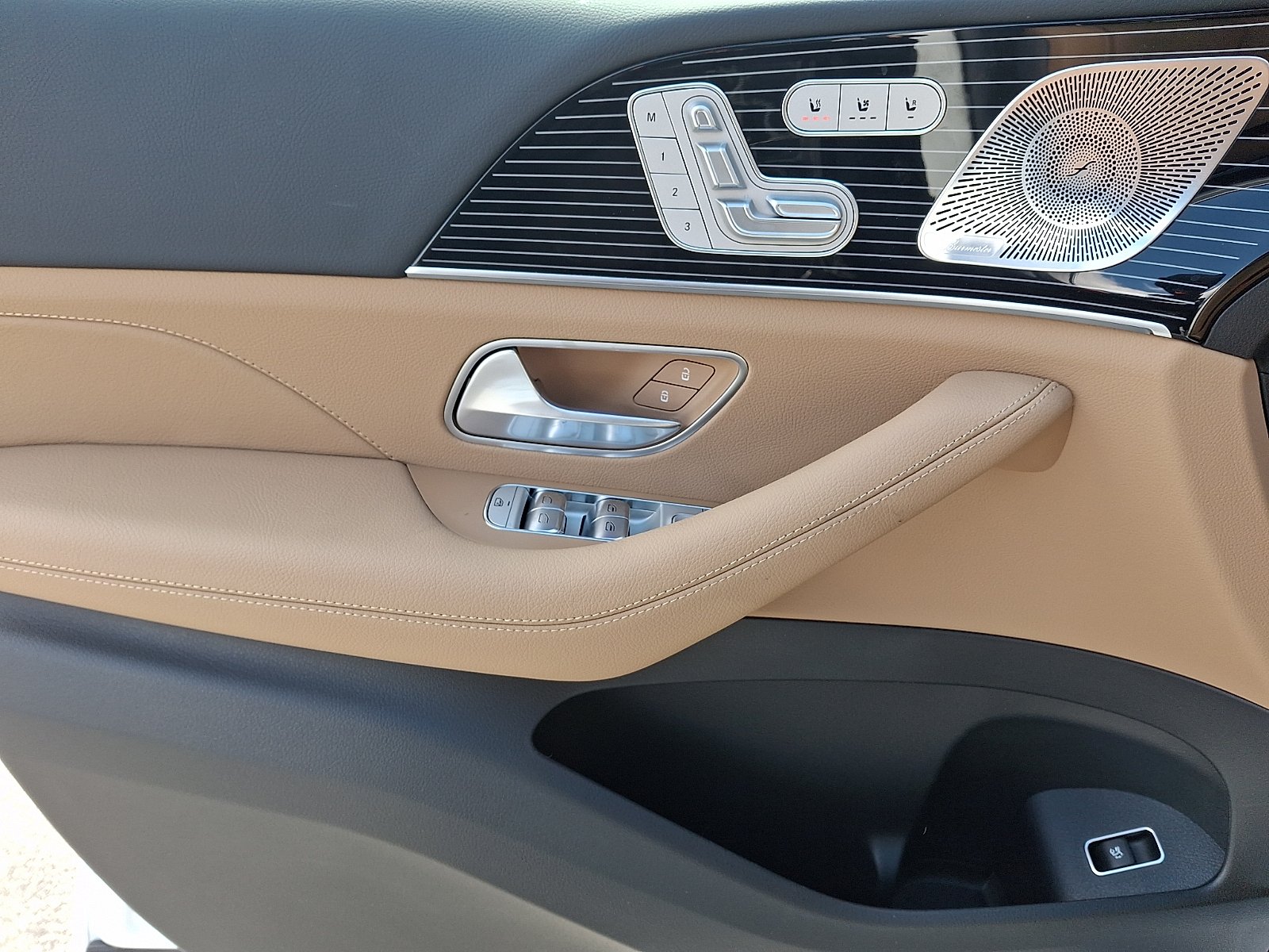 New 2026 Polar White Mercedes-Benz GLS 450 image 10