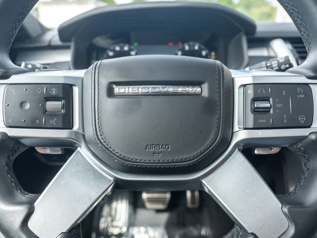 Used 2024 Gray Land Rover Dynamic SE image 15