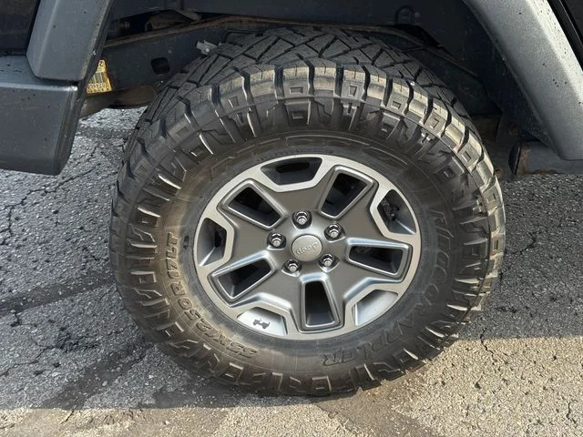 Used 2013 Black Jeep Unlimited Rubicon image 12