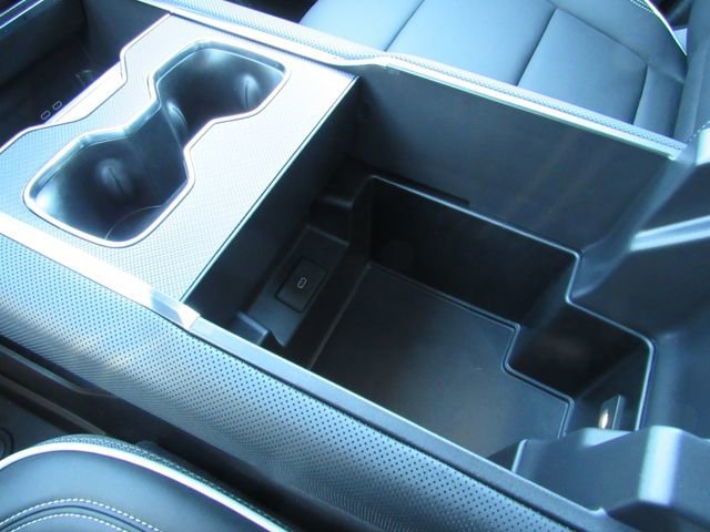 New 2026 Deep Ocean Metallic GMC Elevation Extended Range image 25