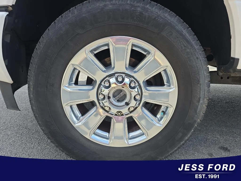 Used 2018 White Ford Platinum image 22
