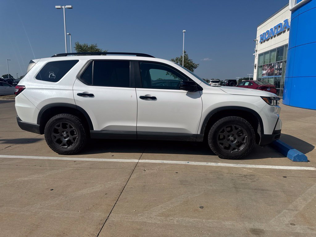 Used 2025 White Honda TrailSport image 3