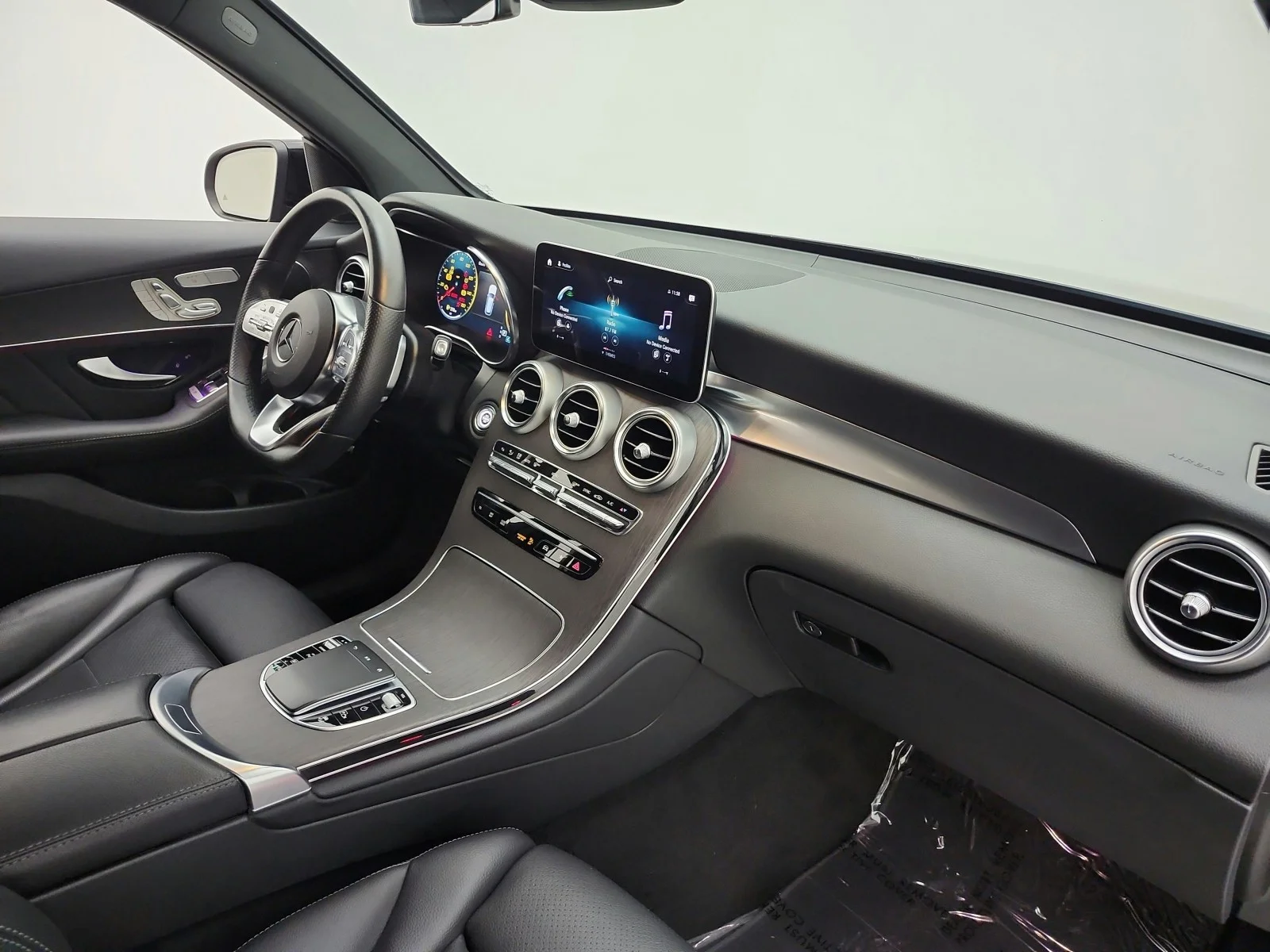 Used 2022 Graphite Grey Metallic Mercedes-Benz GLC 300 SUV image 21