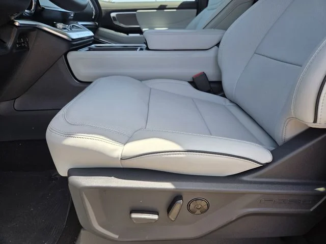 New 2026 Star White Metallic Tri-Coat Ford MAX Platinum® image 12