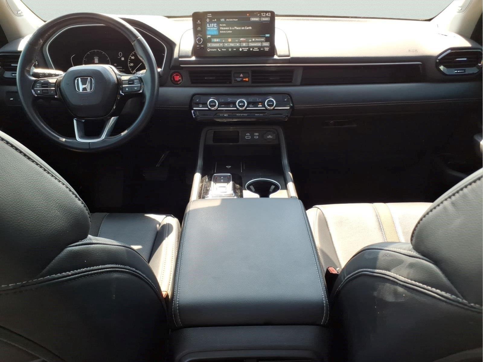 Used 2025 Crystal Black Pearl Honda Touring image 14