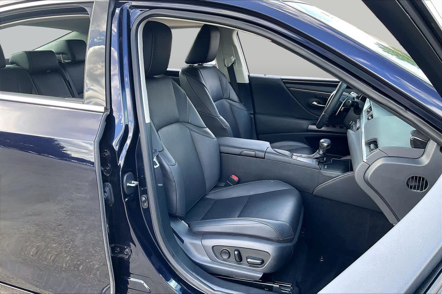 Used 2020 Nightfall Mica Lexus  image 8