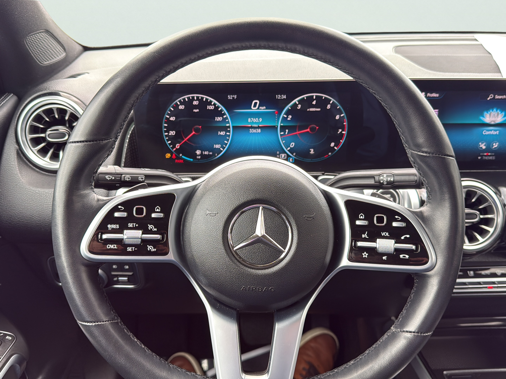 Used 2022  Mercedes-Benz GLB 250 image 11