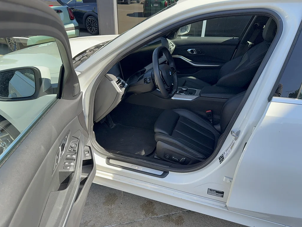 Used 2025 Alpine White BMW 330i xDrive image 5