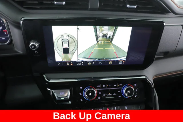 Used 2025  GMC AT4 image 31