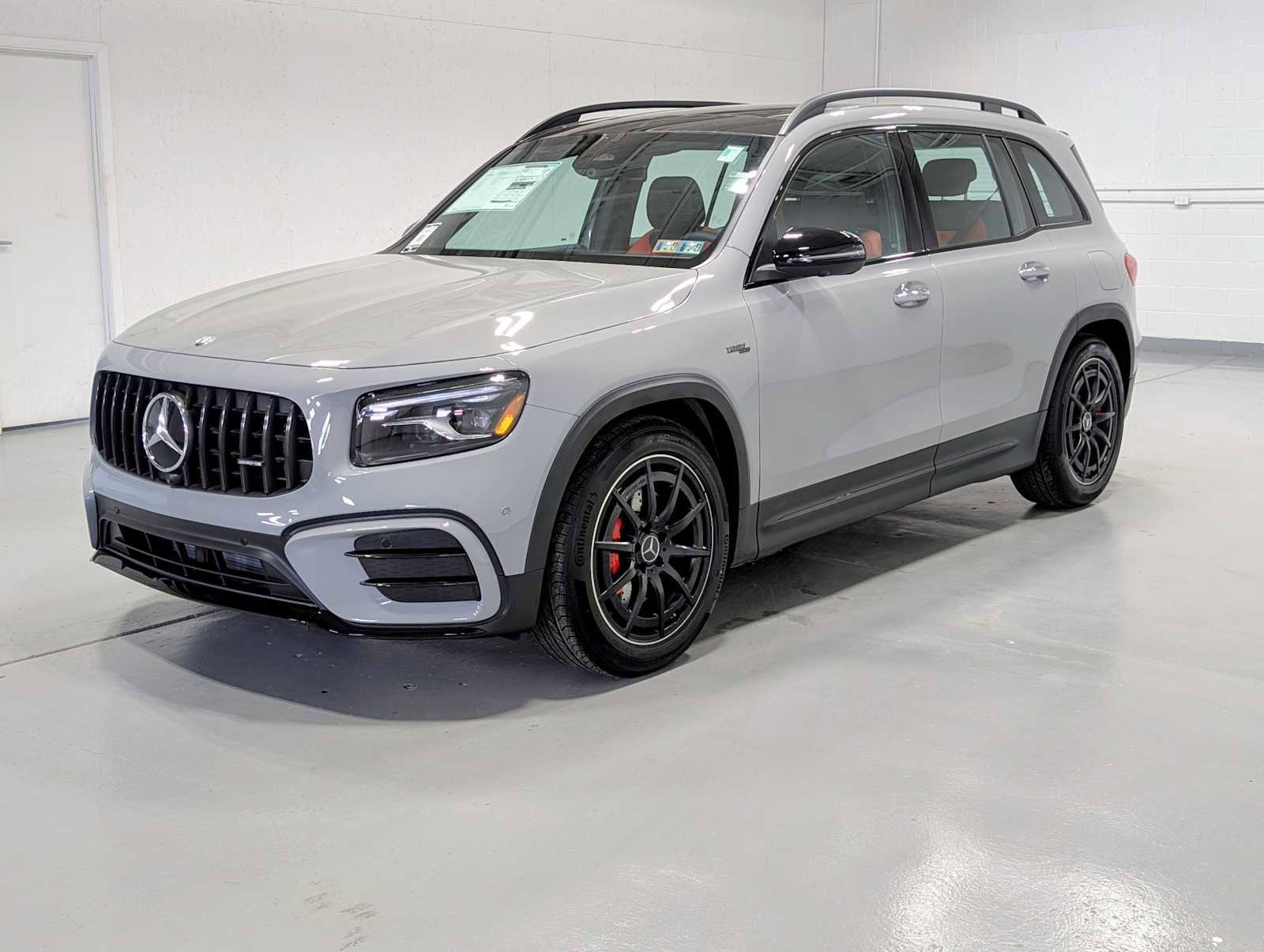 2026 Mercedes-Benz GLB GLB 35 AMG 4MATIC's photo