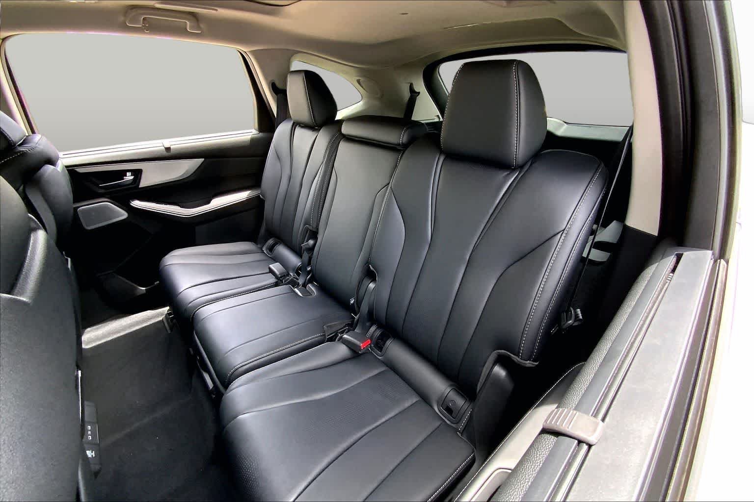 Used 2026 Platinum White Pearl Acura w/Technology Package image 19