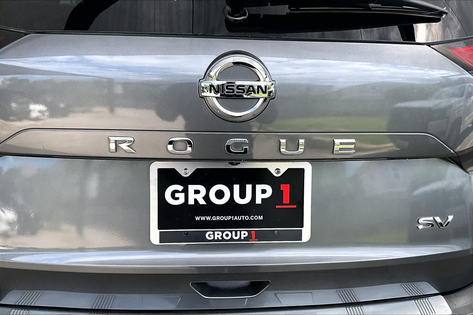 Used 2021 Gun Metallic Nissan SV image 10