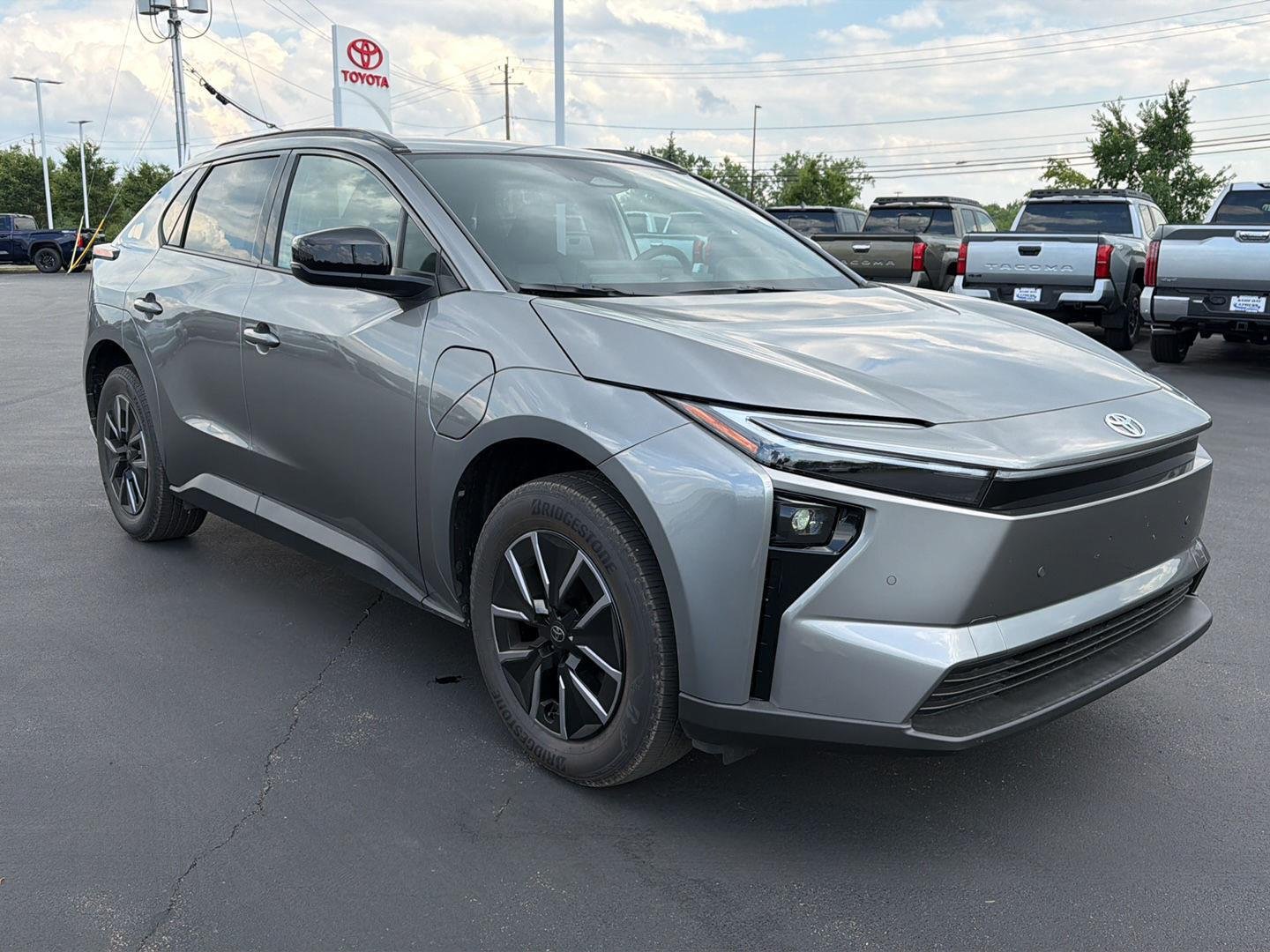 2026 Toyota bZ XLE - Photo 6