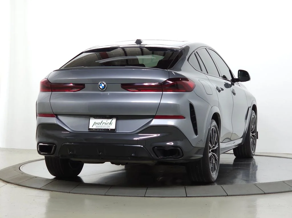 Used 2025 Gray BMW xDrive40i image 8