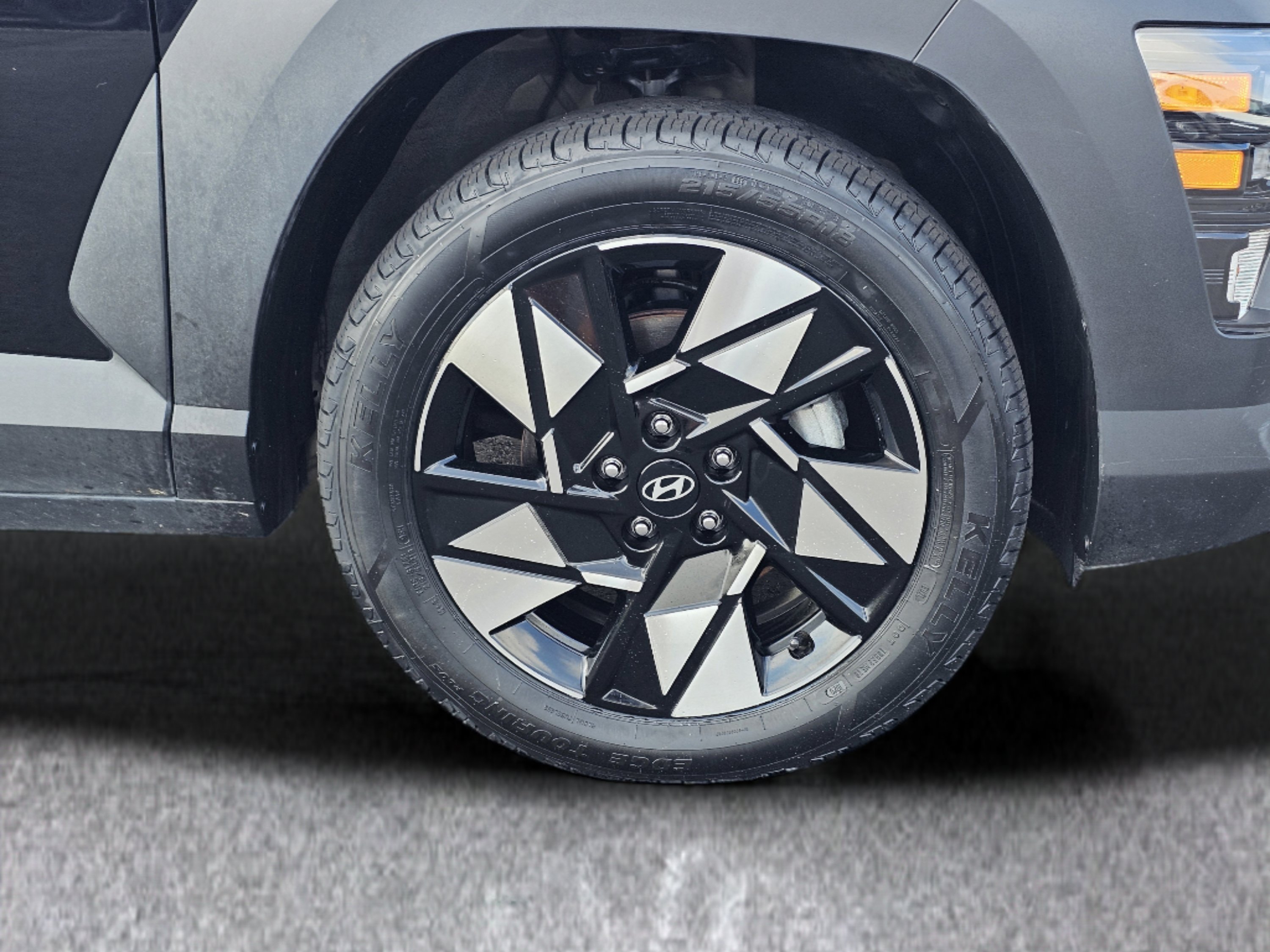 2025 Hyundai Kona SEL - Photo 6